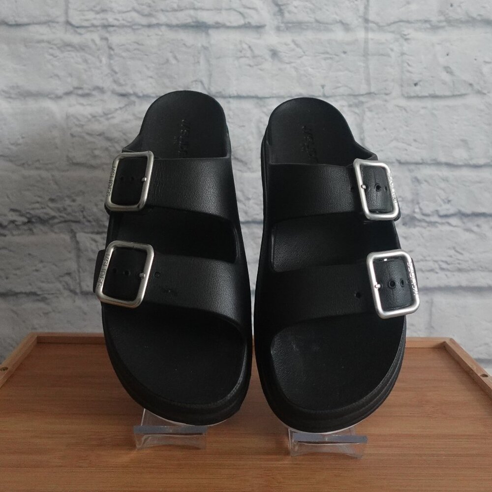 J/Slides tan on sandal in black